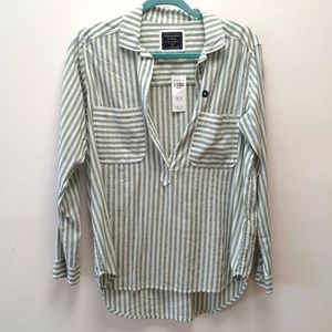 Abercrombie & Fitch stripped half button up long sleeve shirt Med